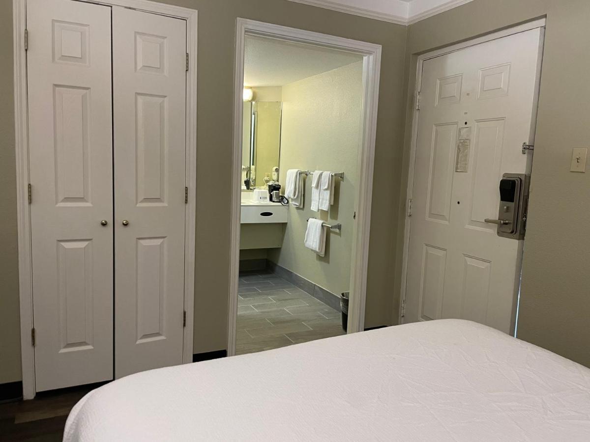 Travelodge By Wyndham Tuscaloosa Kültér fotó