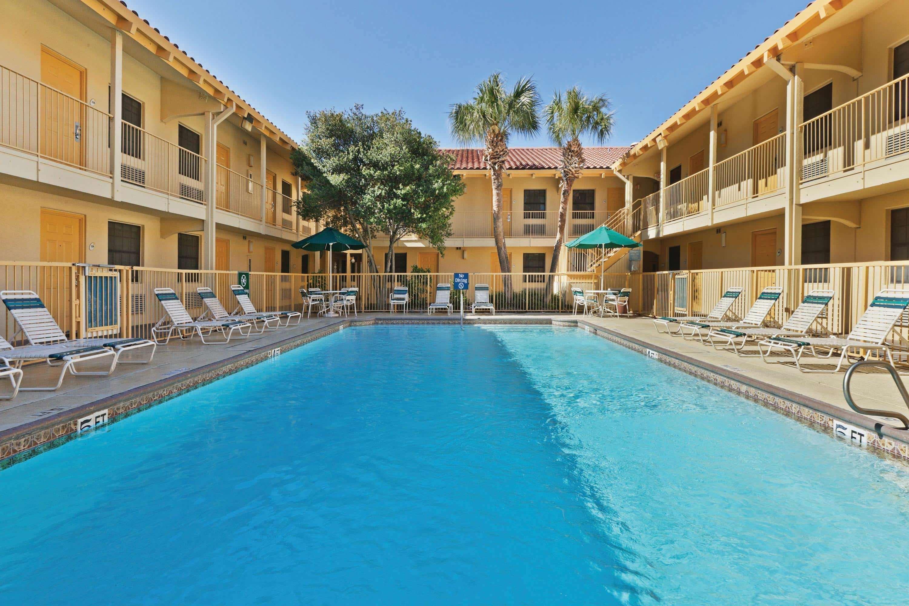 Travelodge By Wyndham Tuscaloosa Kültér fotó